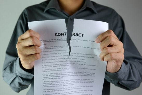 Comerciante de Forex que rasga um contrato PAMM / MAM