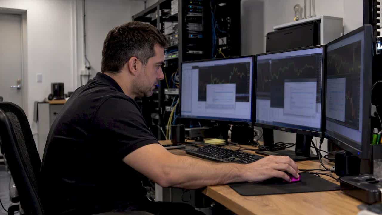 Trader adjusting time offset across trading terminals